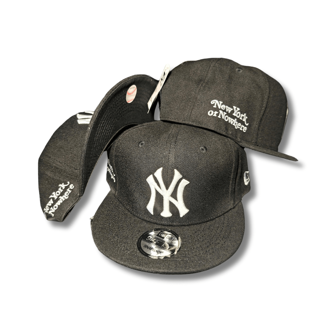 New York Yankees with White Embroidered Logo and ¡°New York or Nowhere¡± Script Black ¨C Snapback Cap