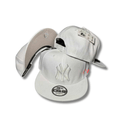 New York Yankees All-White Sleek and Minimalistic ¨C Snapback Cap