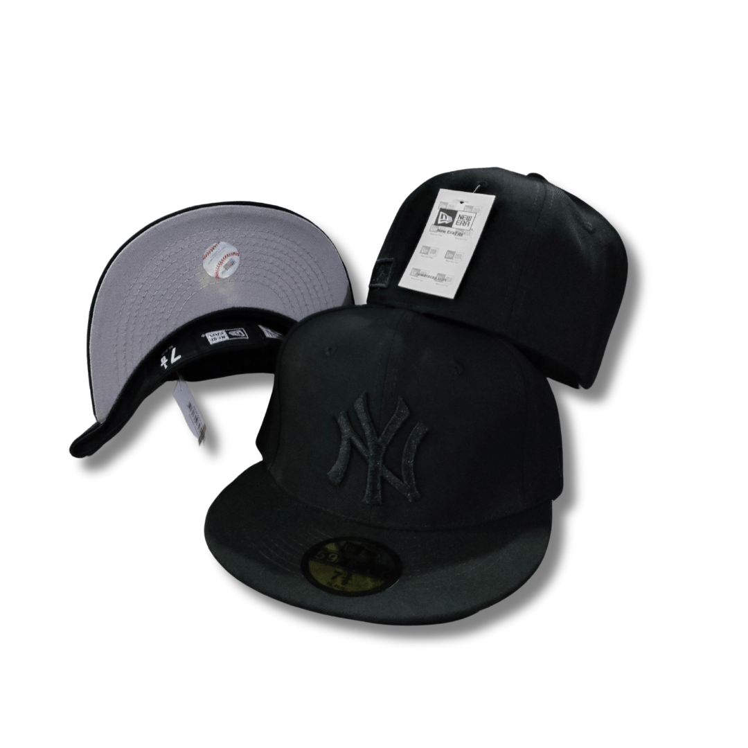 New York Yankees Blackout All Black with Tonal Logo ¨C Snapback Cap