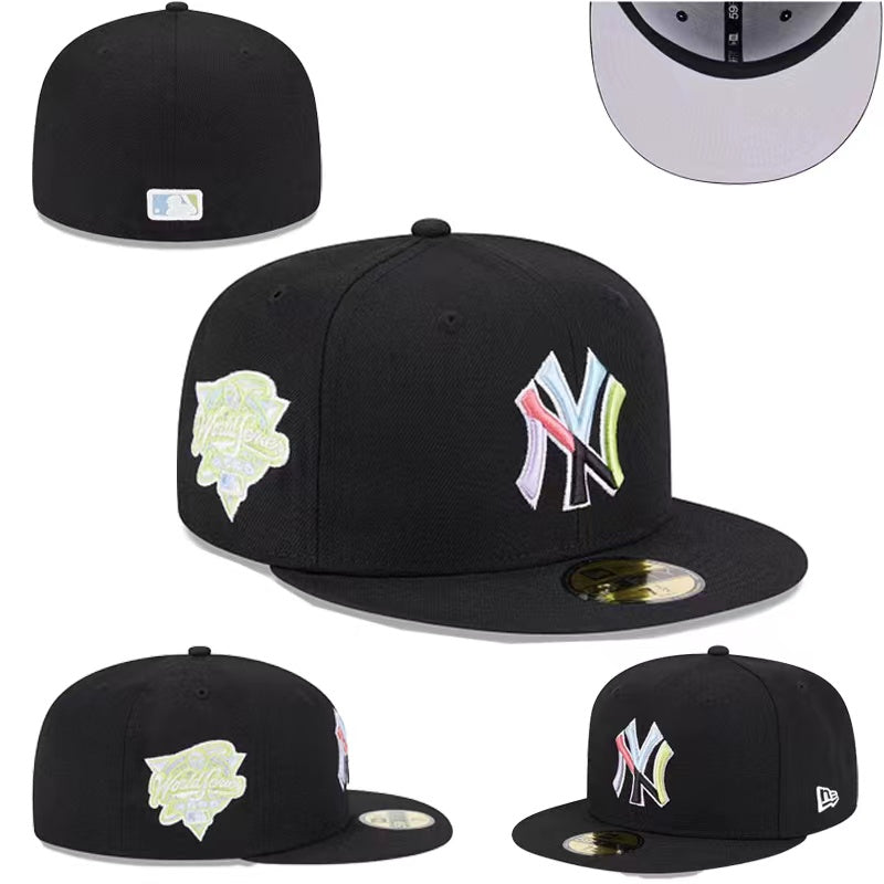 New York Yankees 59FIFTY Fitted Hat with Multicolor Logo and World Series Patch ¨C Black