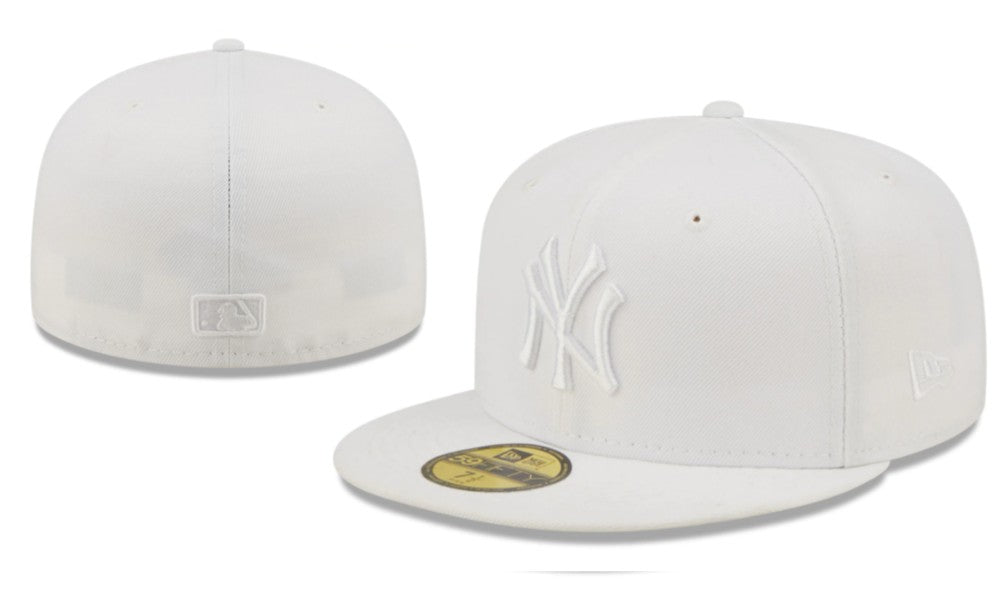 New York Yankees 59FIFTY Fitted Hat with World Series Patch ¨C Cream and Navy