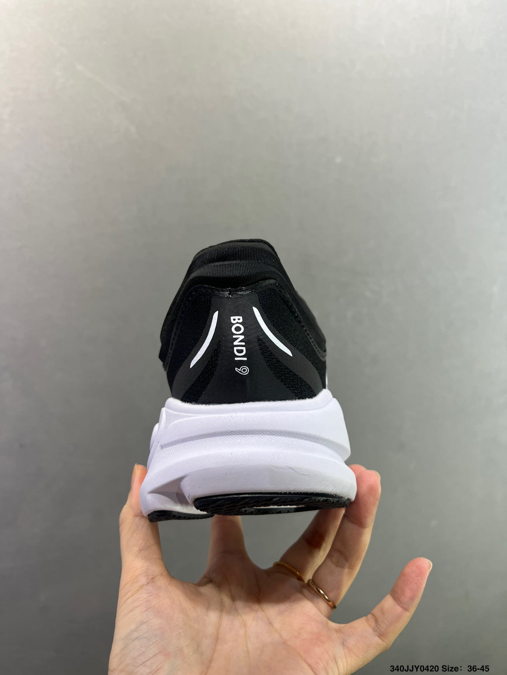 HOKA ONE ONE Bondi 9