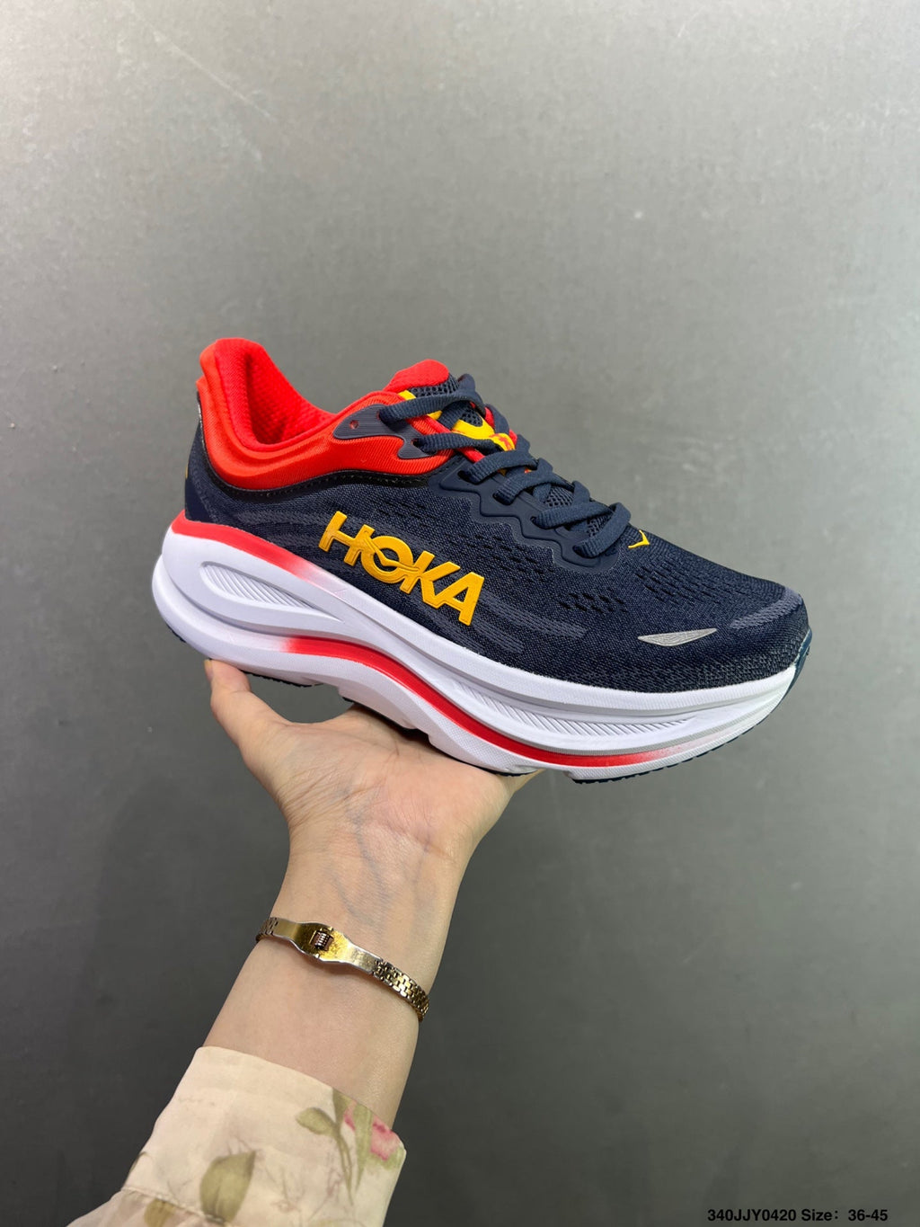 HOKA ONE ONE Bondi 9