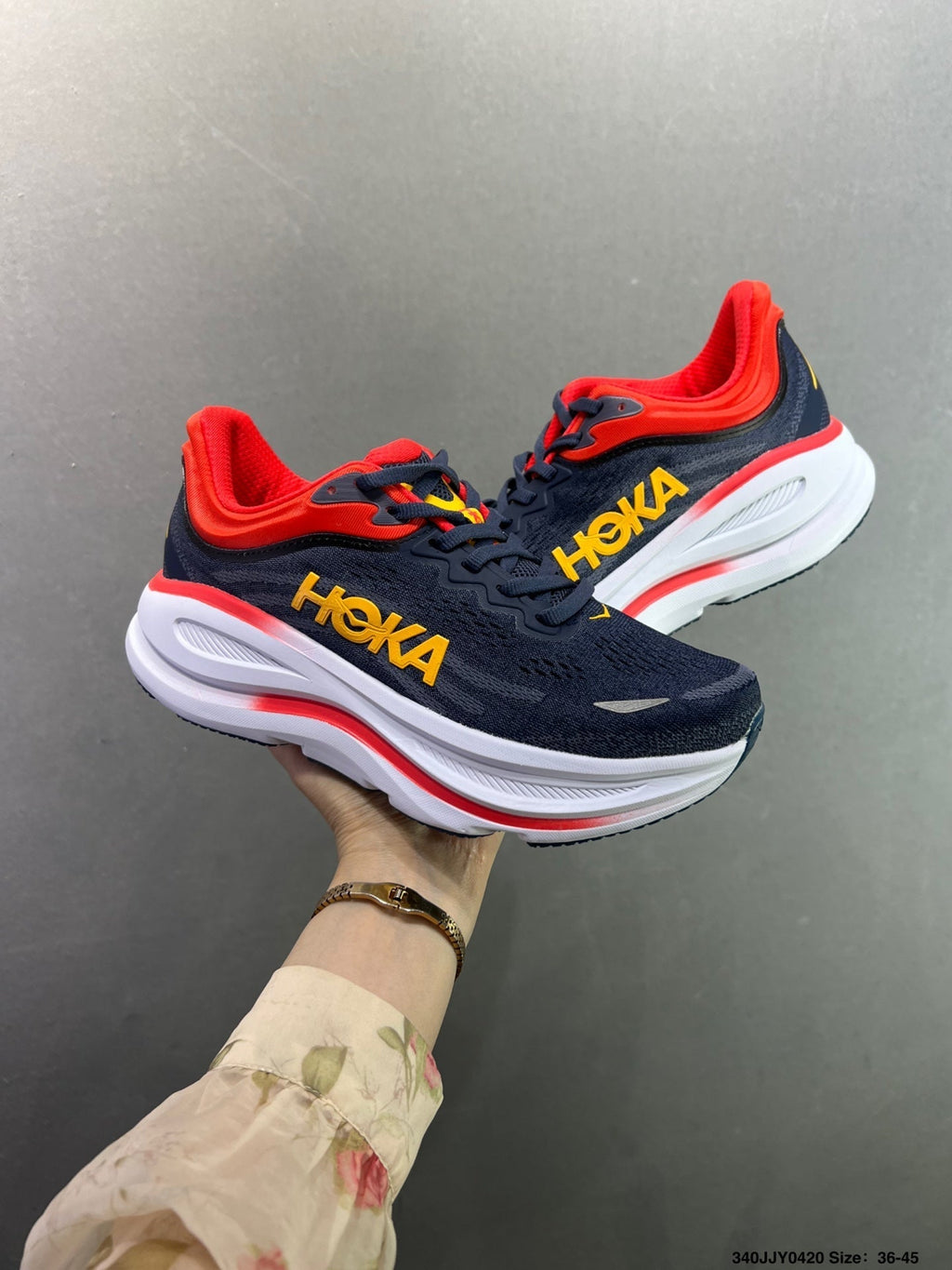 HOKA ONE ONE Bondi 9
