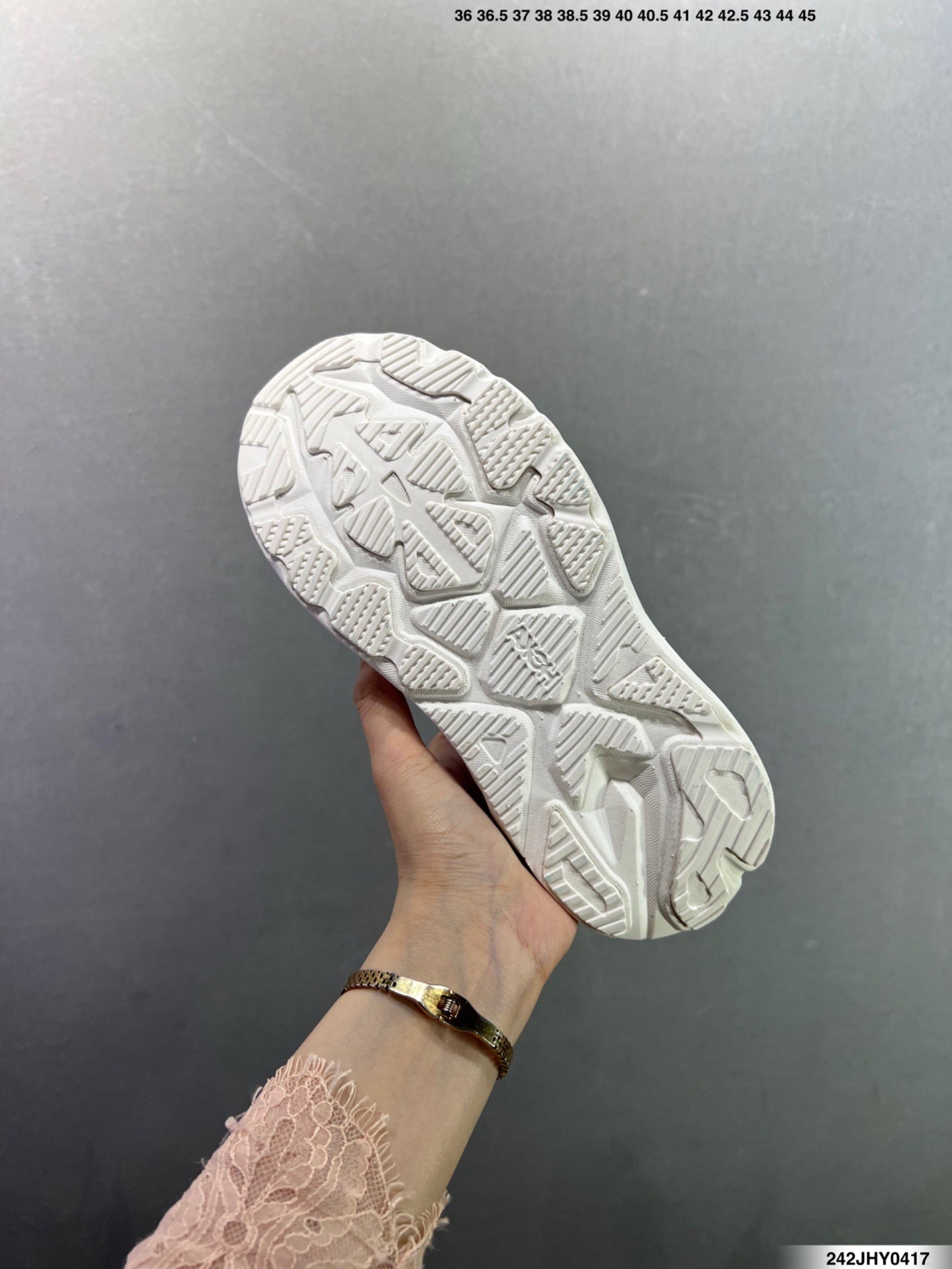 Hoka One One M ARAHI 8