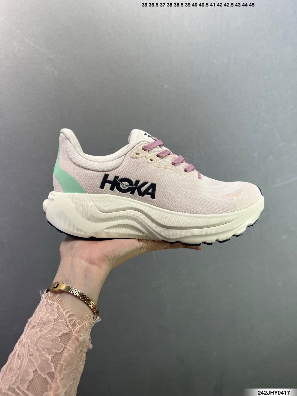 Hoka One One M ARAHI 8