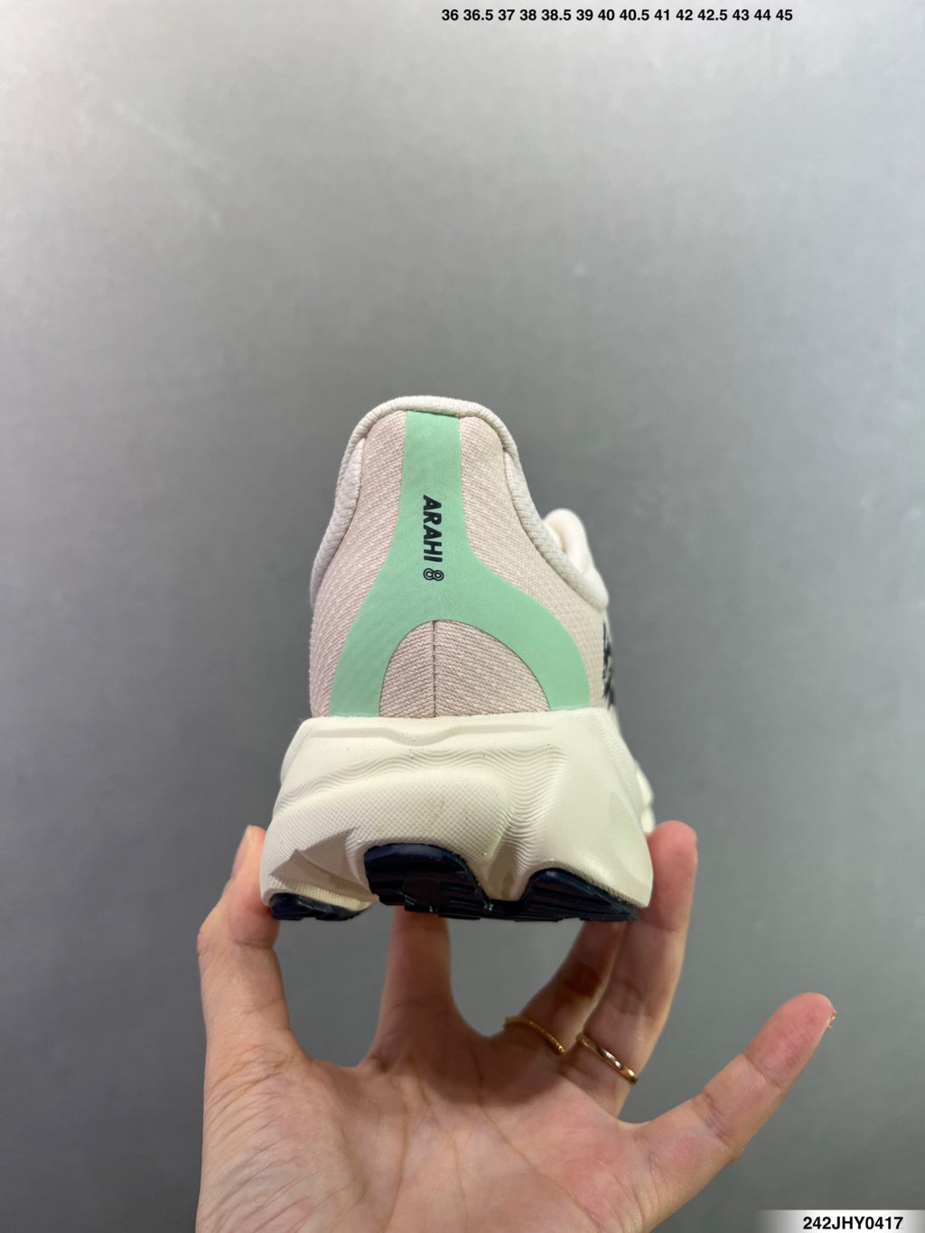 Hoka One One M ARAHI 8