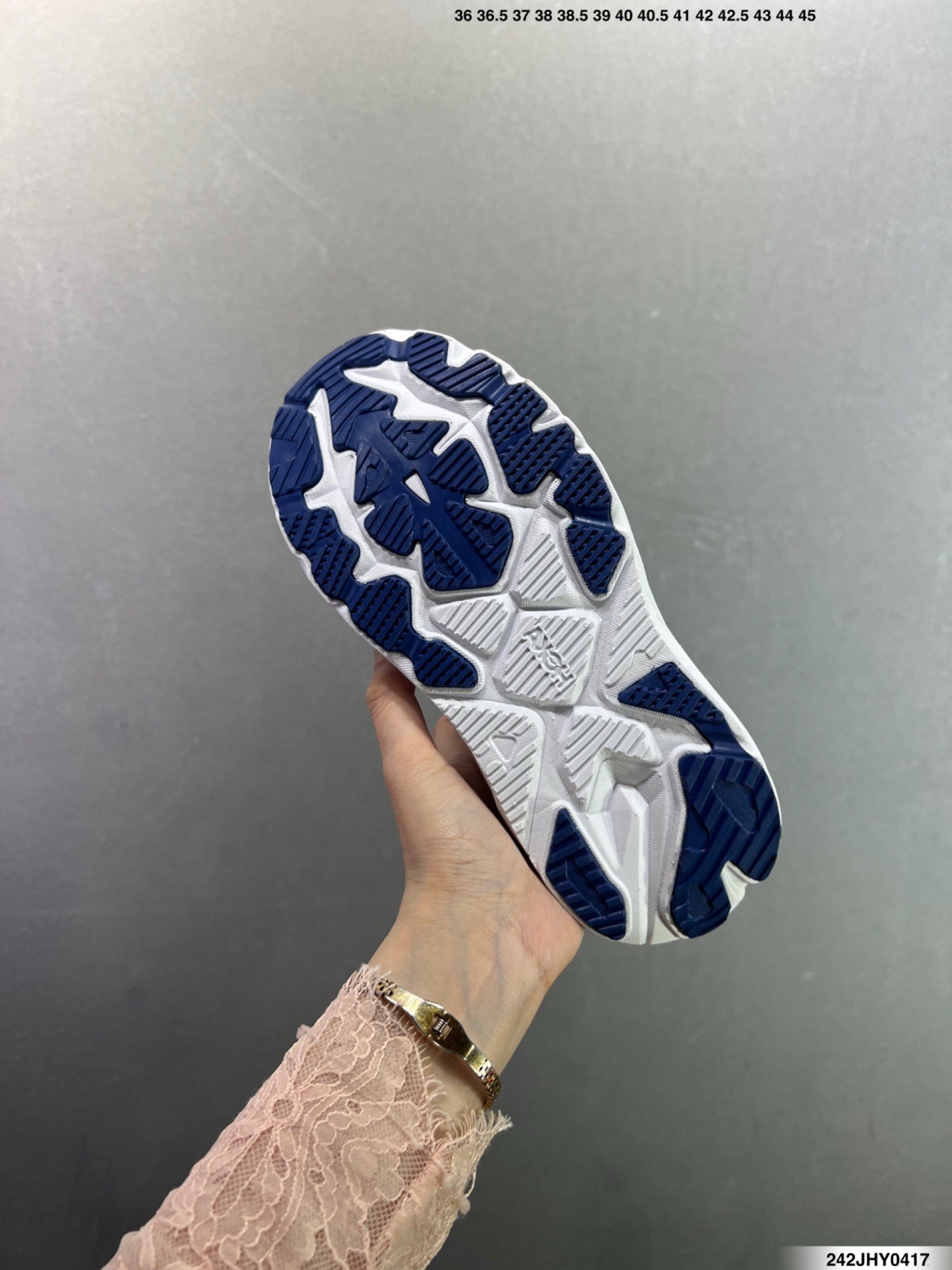 Hoka One One M ARAHI 8