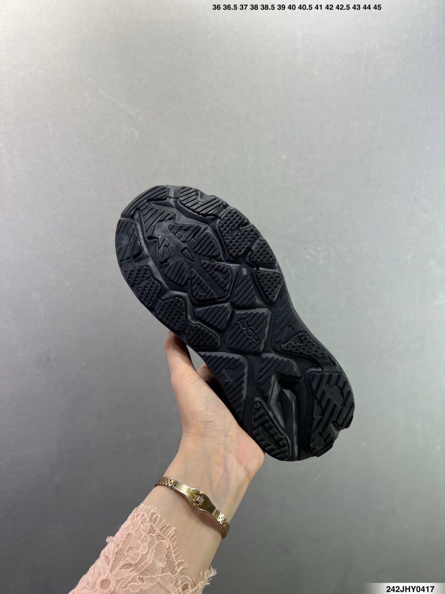 Hoka One One M ARAHI 8