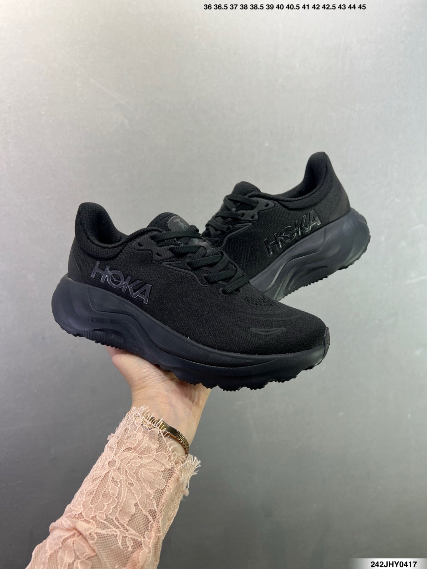 Hoka One One M ARAHI 8
