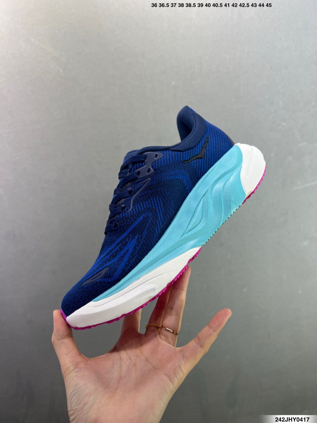 Hoka One One M ARAHI 8