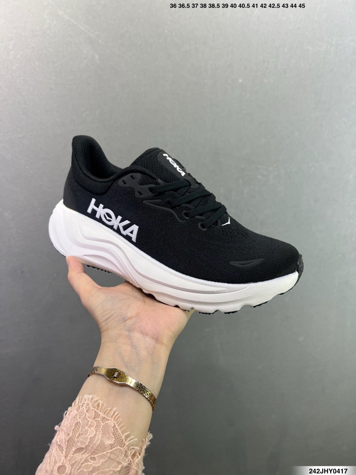 Hoka One One M ARAHI 8