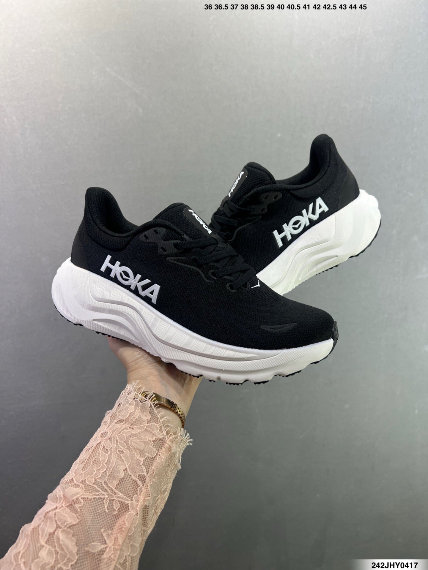Hoka One One M ARAHI 8