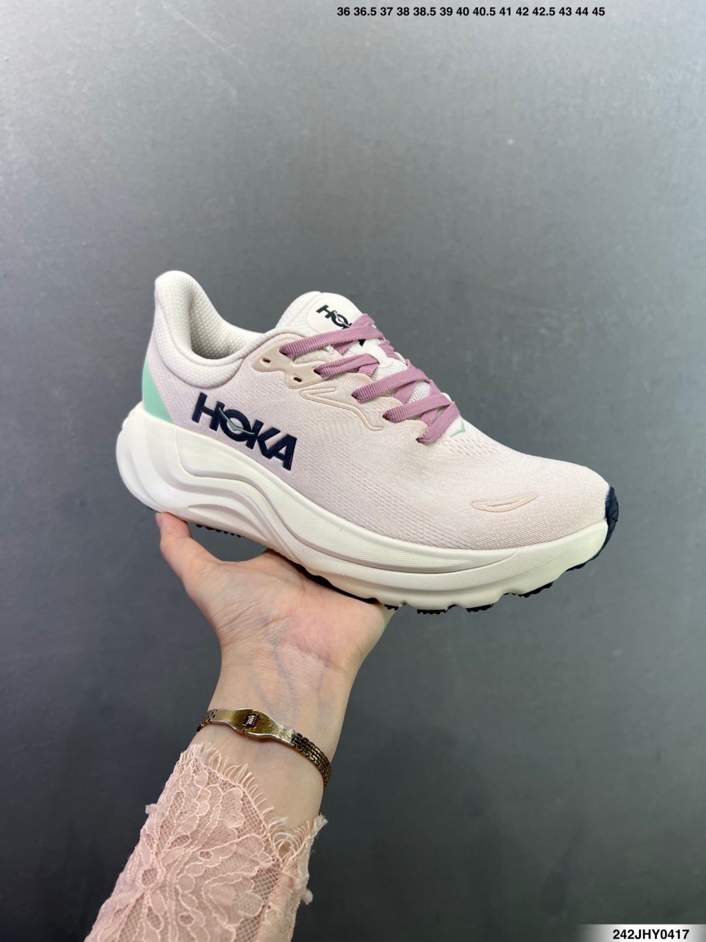 Hoka One One M ARAHI 8