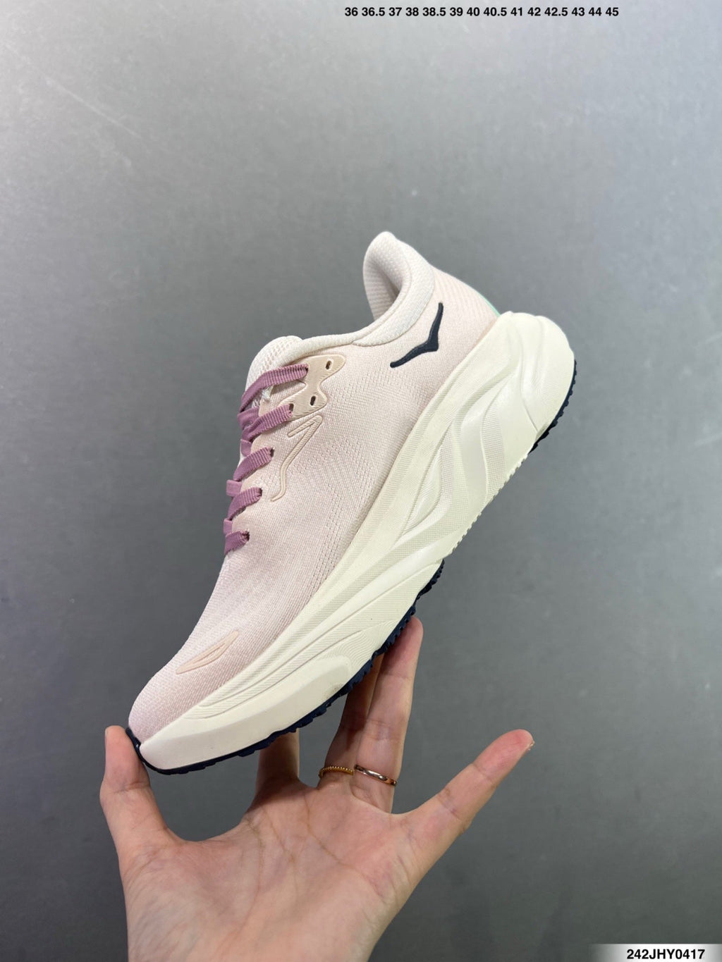 Hoka One One M ARAHI 8