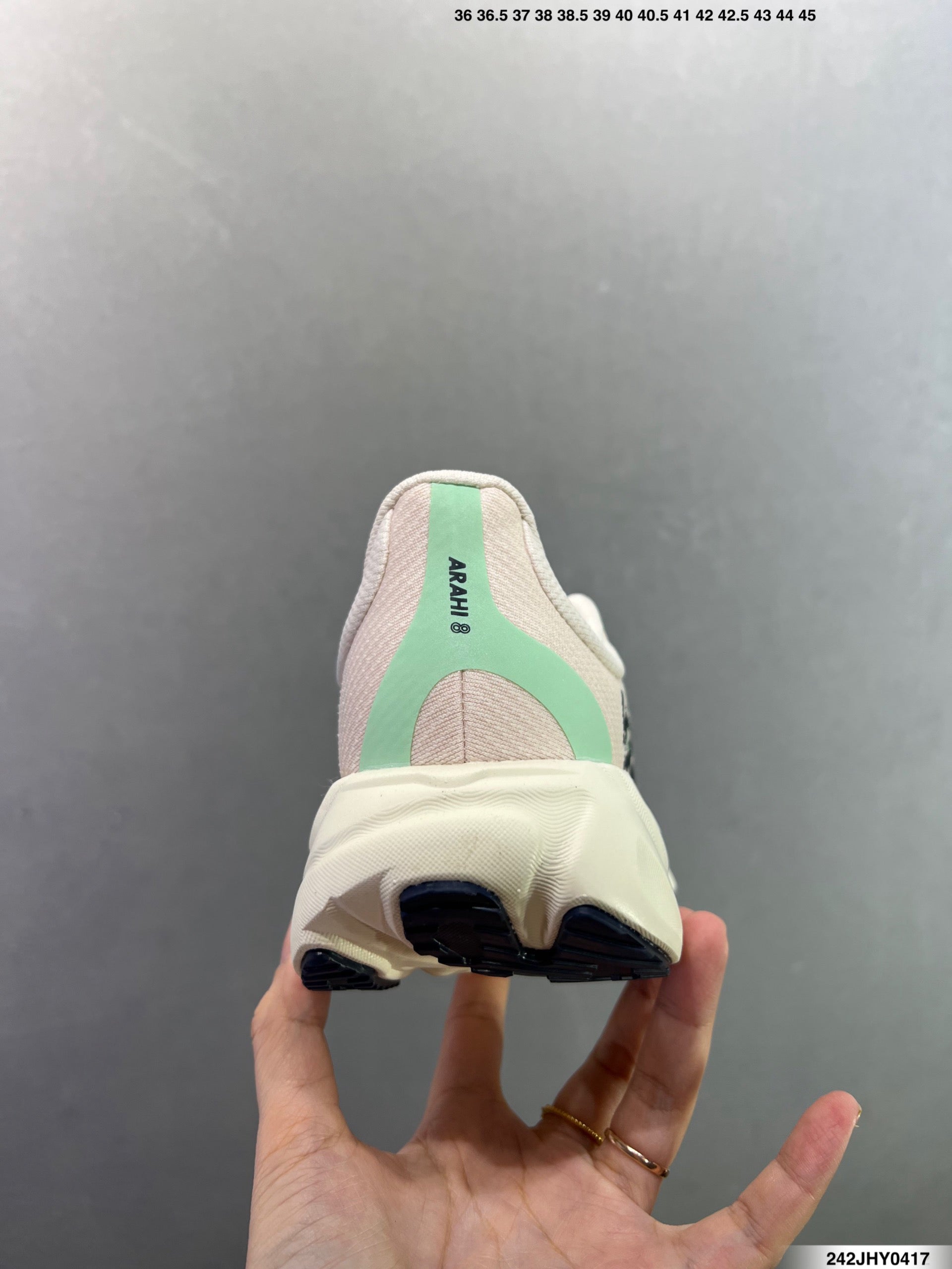 Hoka One One M ARAHI 8