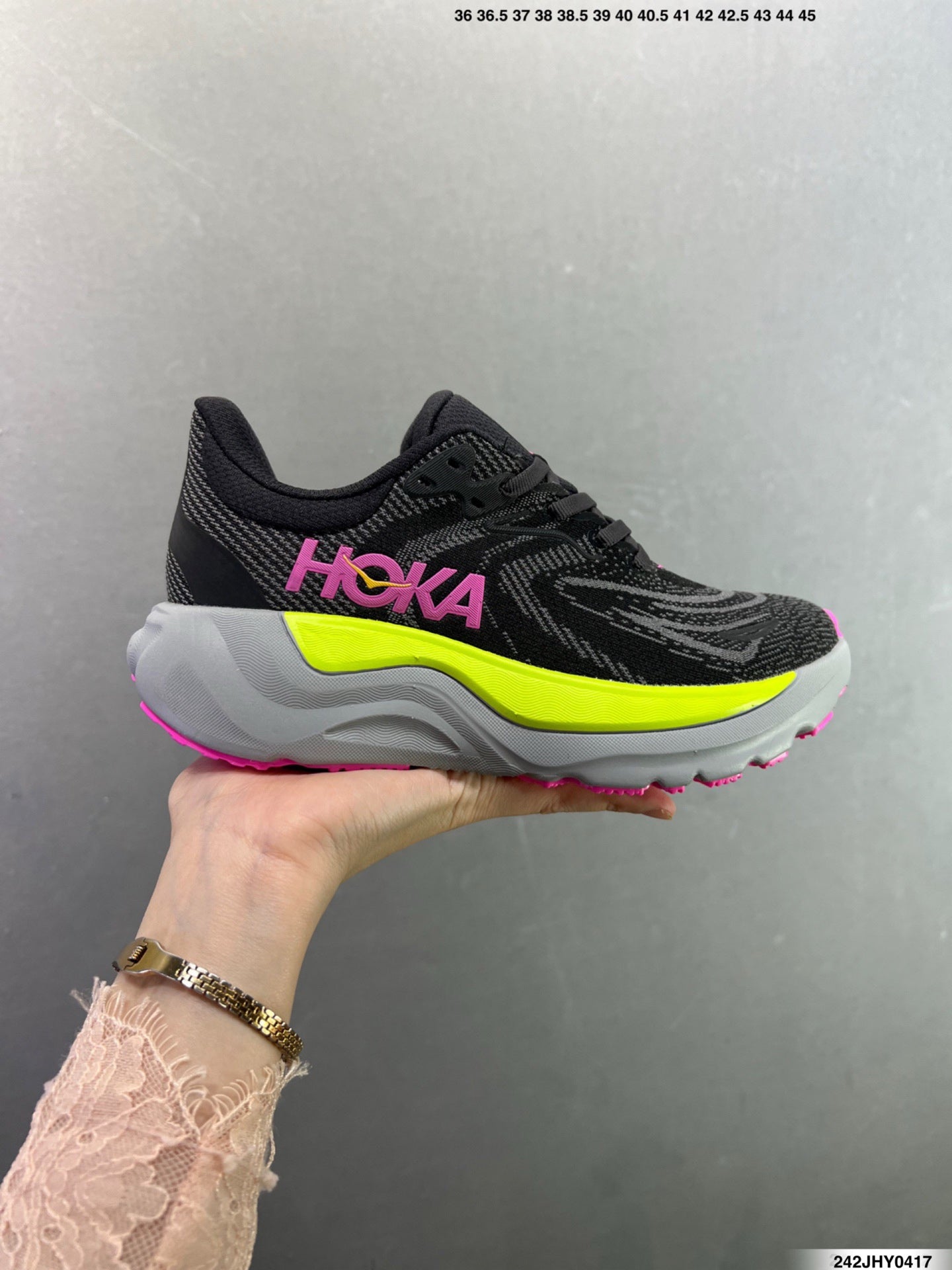 Hoka One One M ARAHI 8
