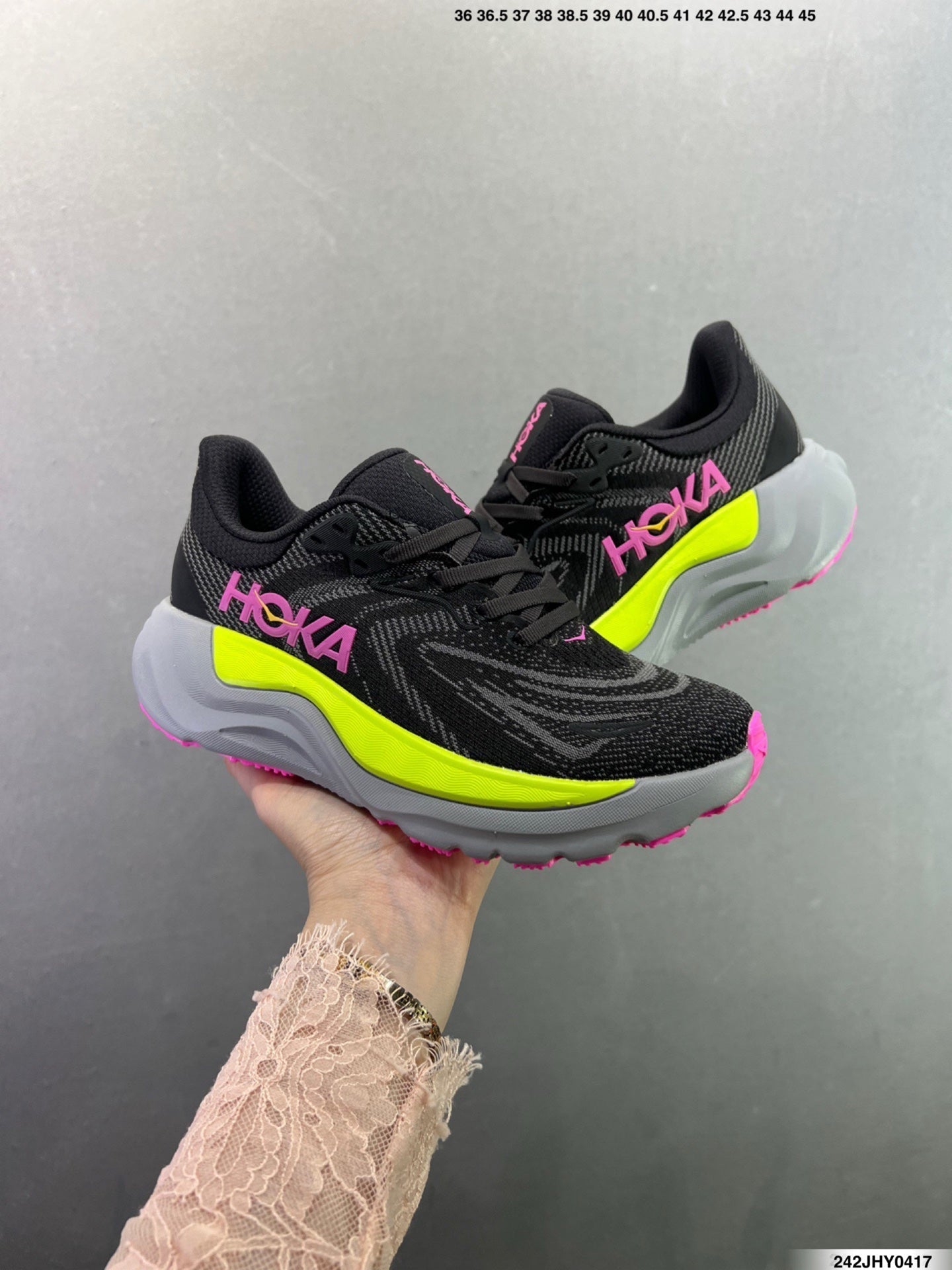 Hoka One One M ARAHI 8