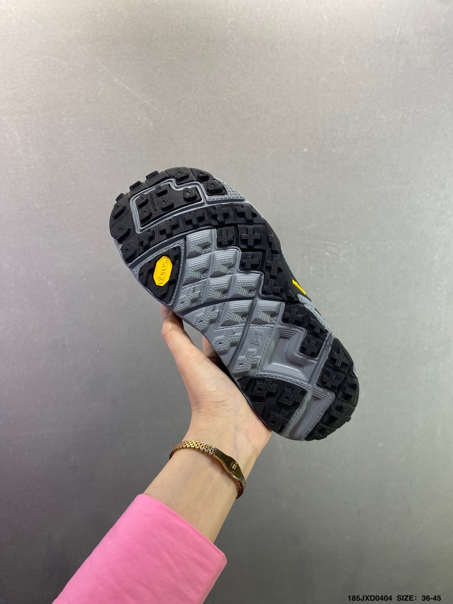 HOKA ONE ONE VIBRAM TOR TRAFA
