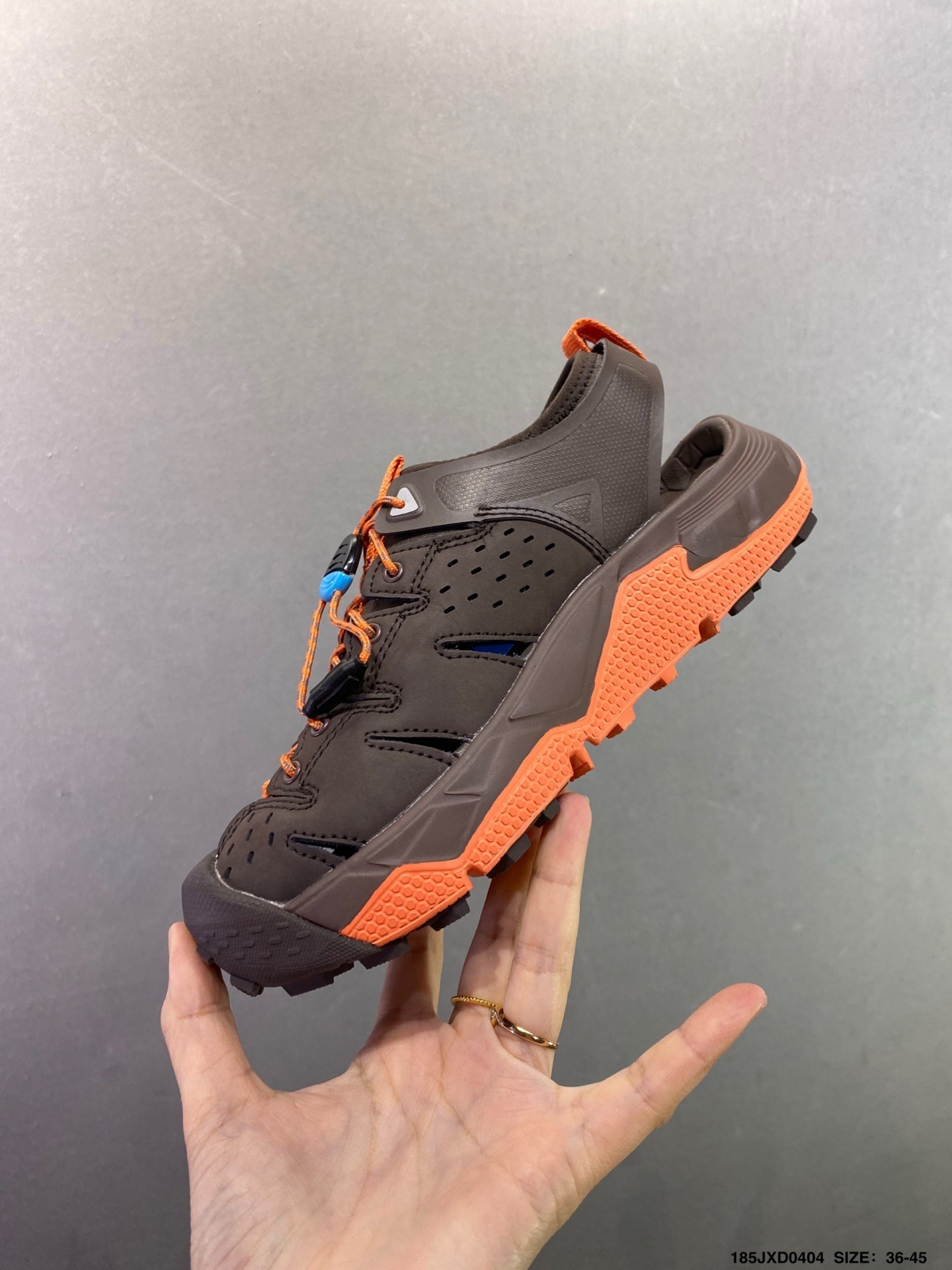 HOKA ONE ONE VIBRAM TOR TRAFA
