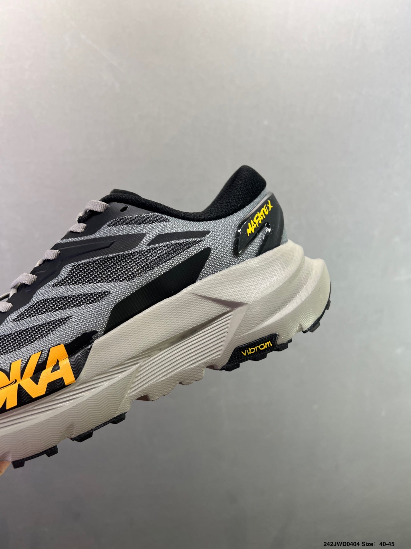 HOKA ONE ONE VIBRAM TOR TRAFA
