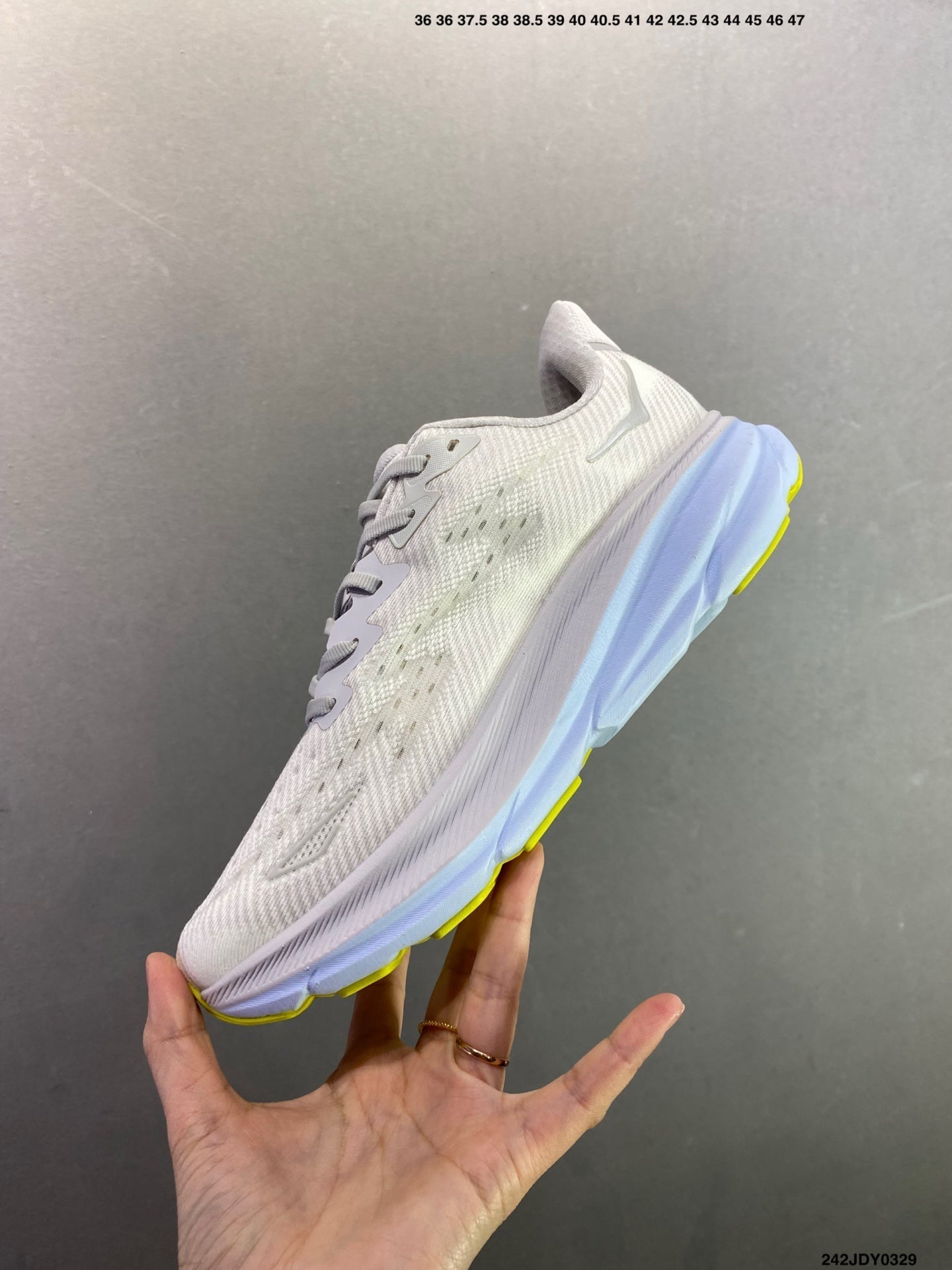 HOKA M CLIFTON 9
