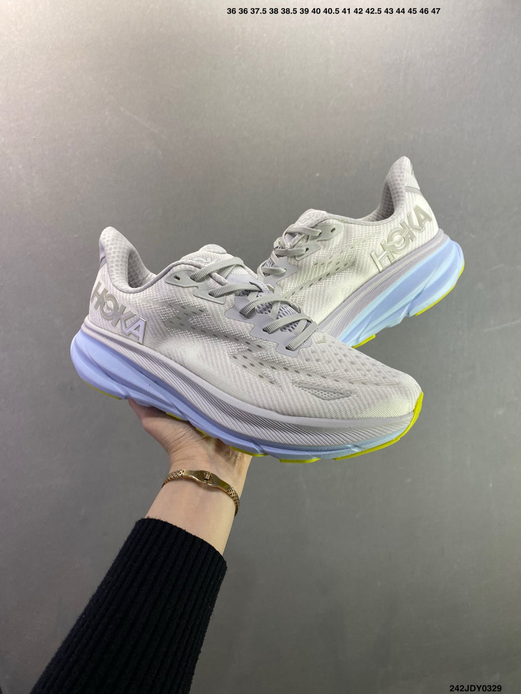 HOKA M CLIFTON 9