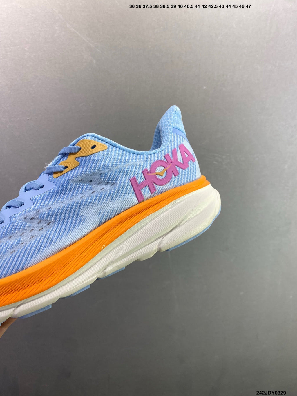HOKA M CLIFTON 9