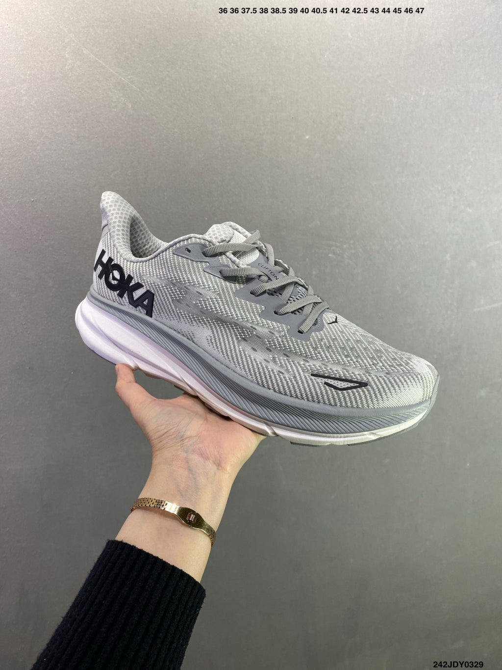 HOKA M CLIFTON 9