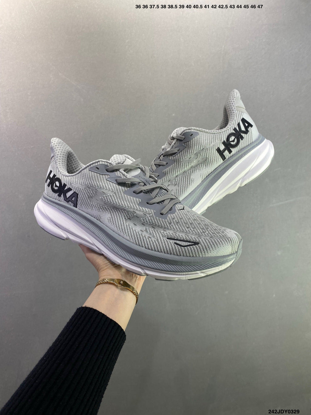 HOKA M CLIFTON 9