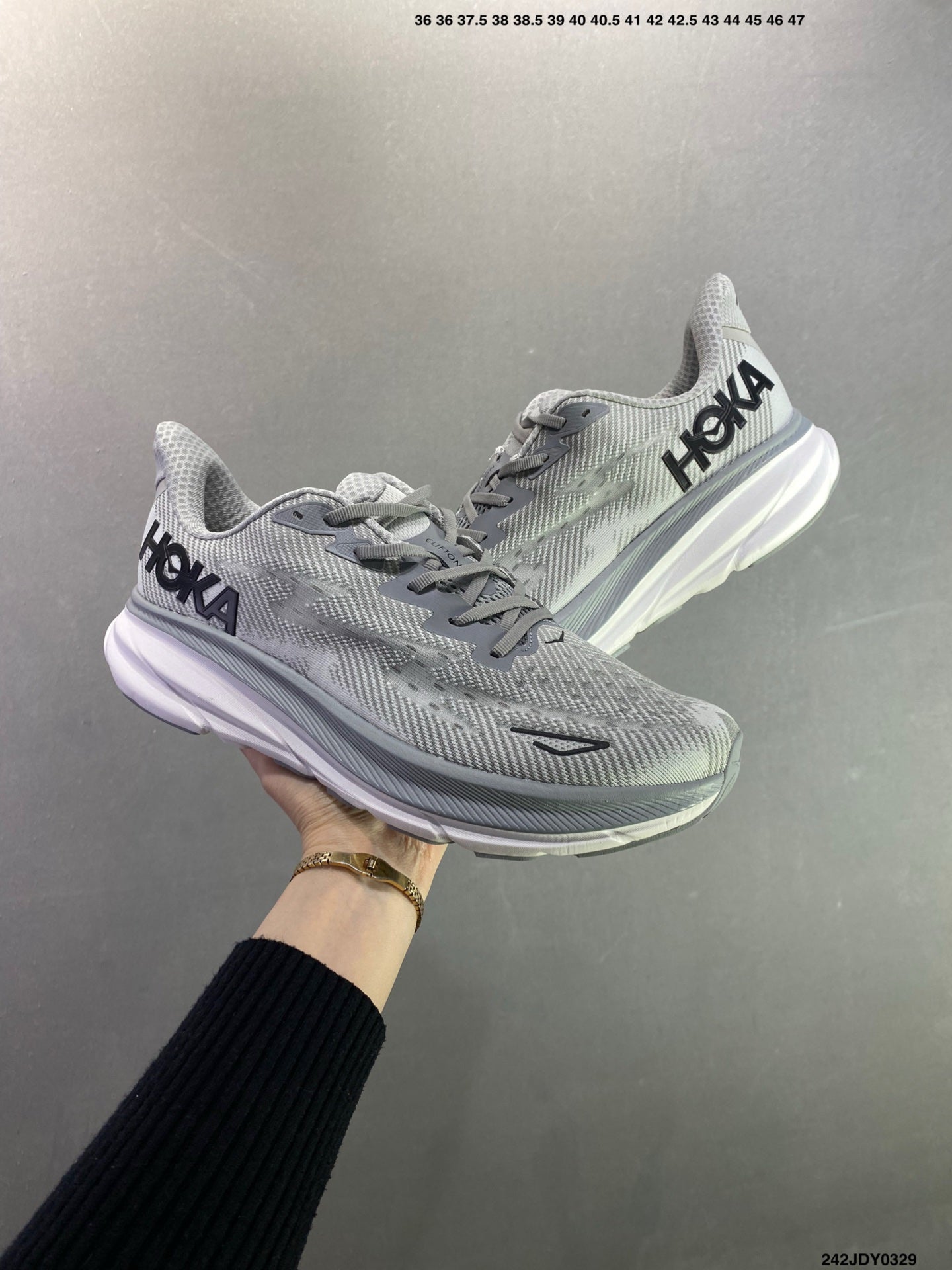 HOKA M CLIFTON 9