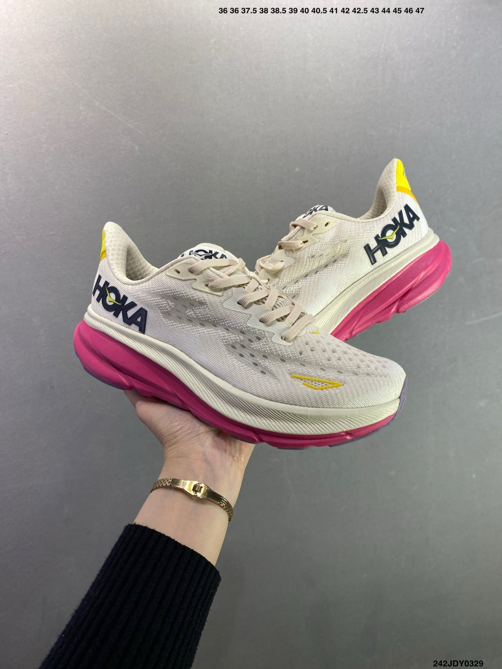 HOKA M CLIFTON 9