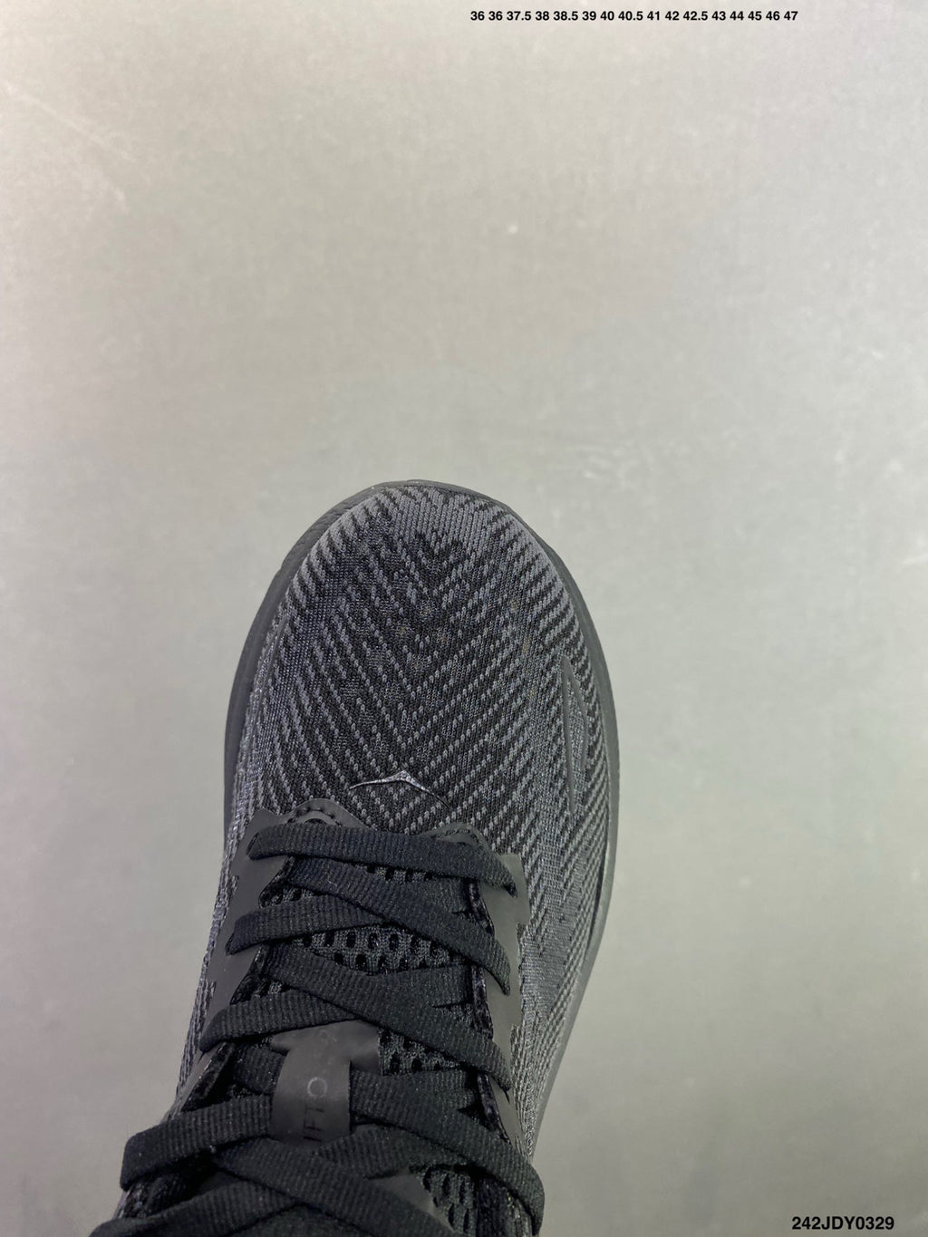 HOKA M CLIFTON 9