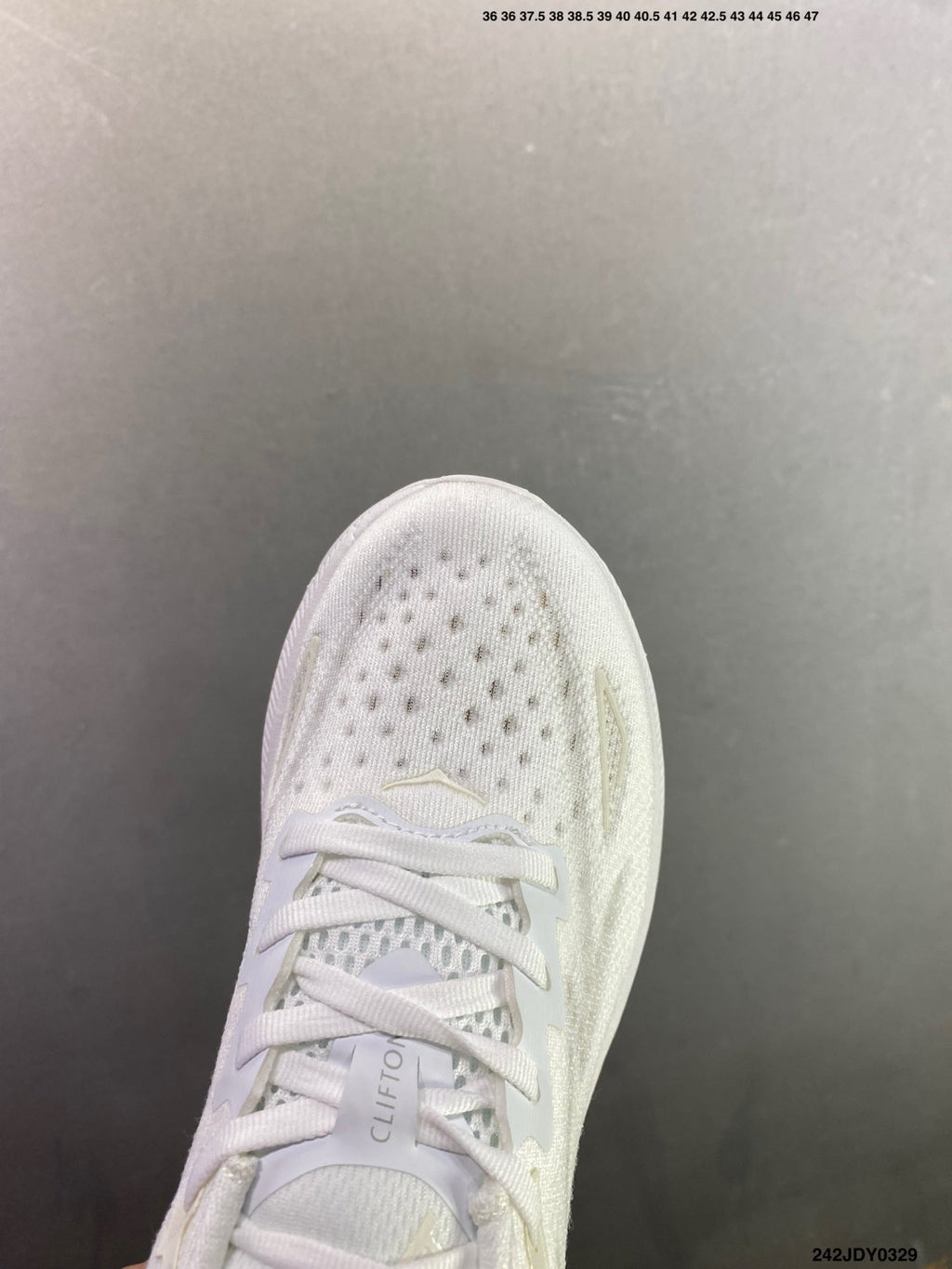 HOKA M CLIFTON 9