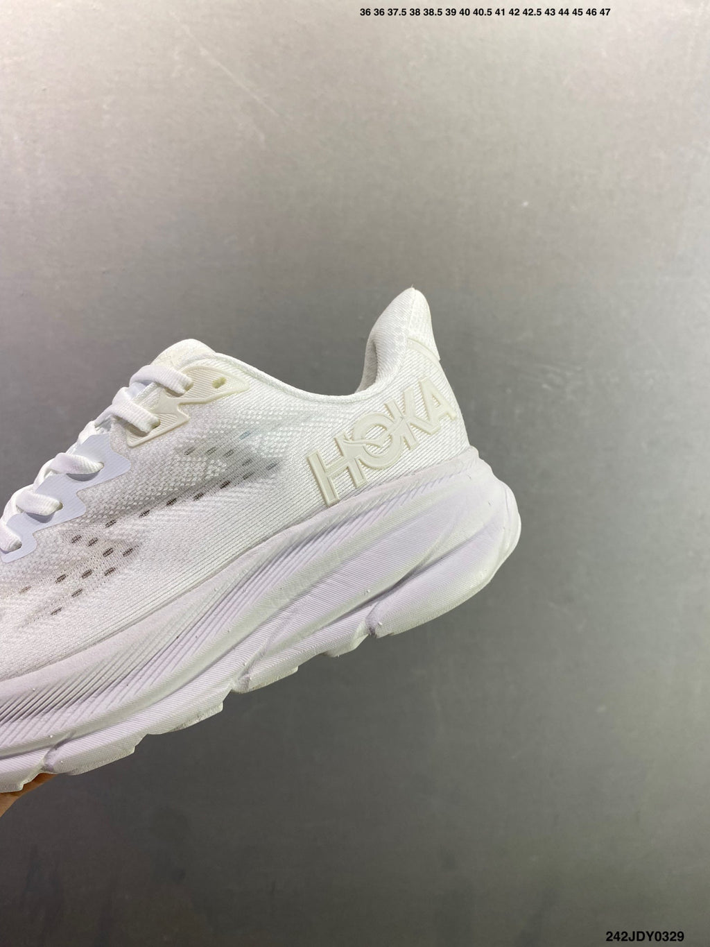 HOKA M CLIFTON 9