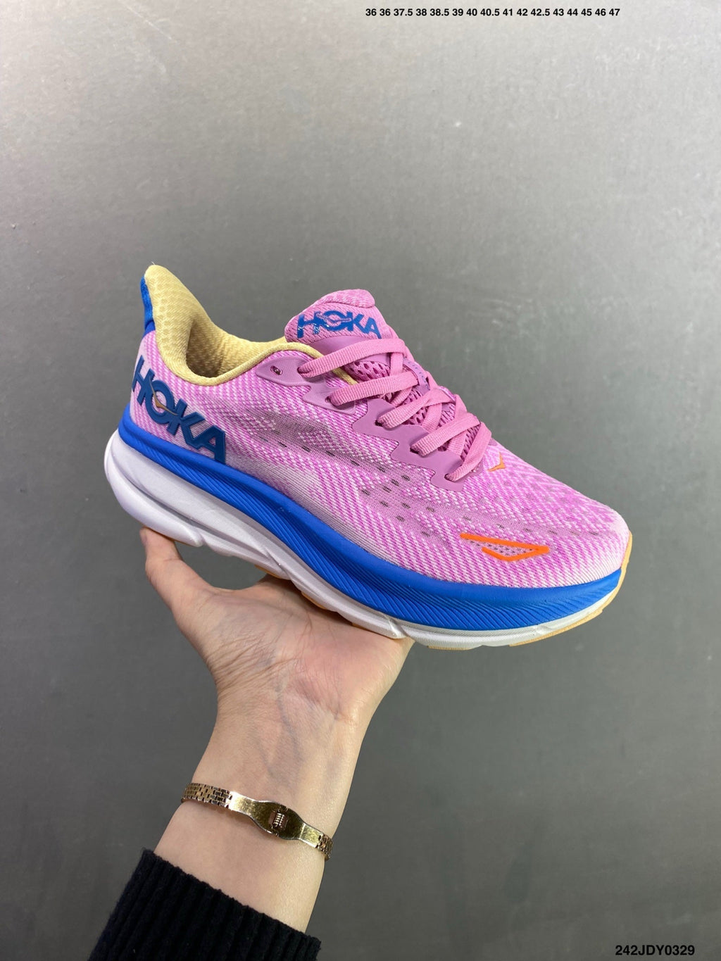 HOKA M CLIFTON 9