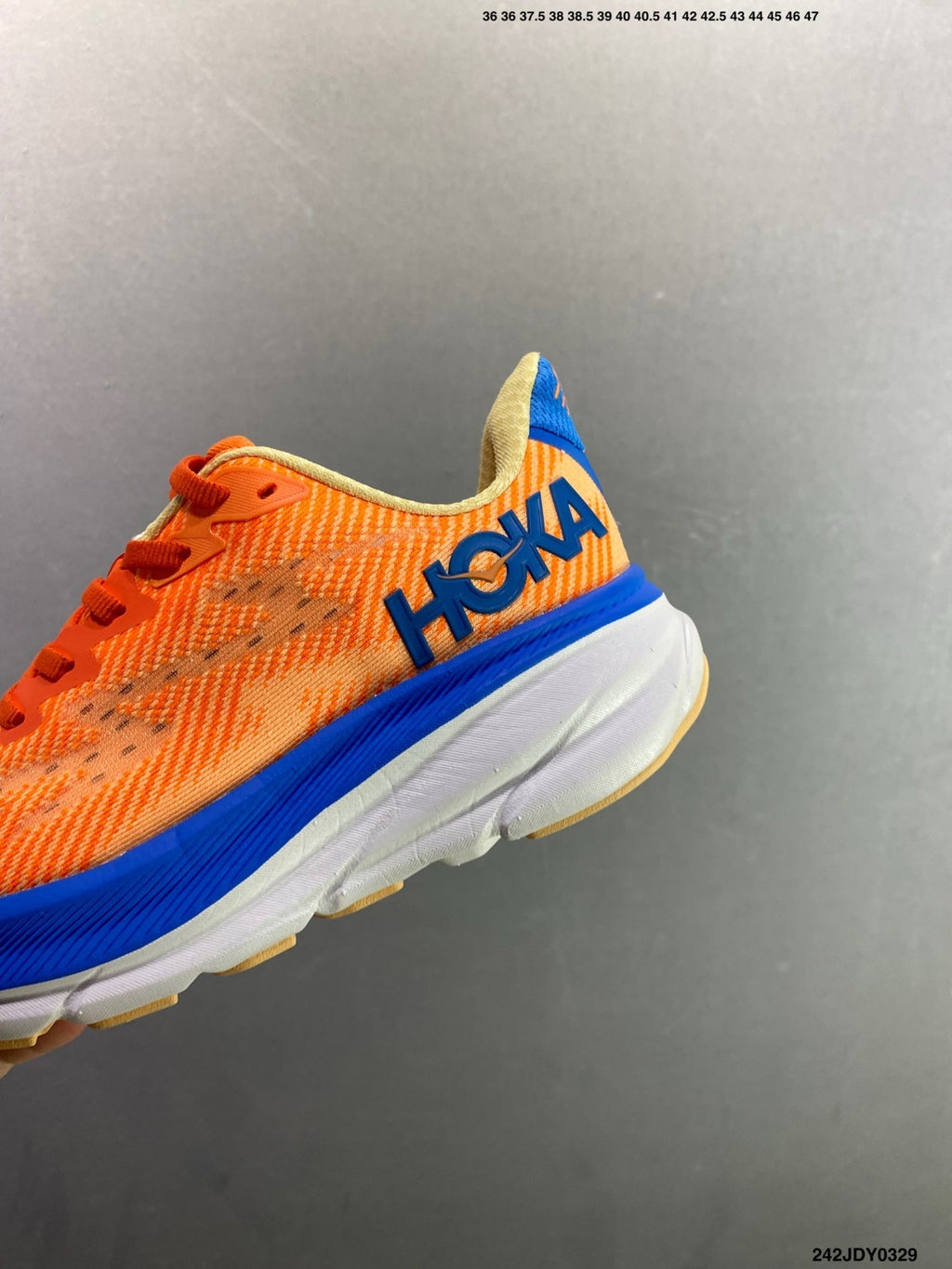 HOKA M CLIFTON 9