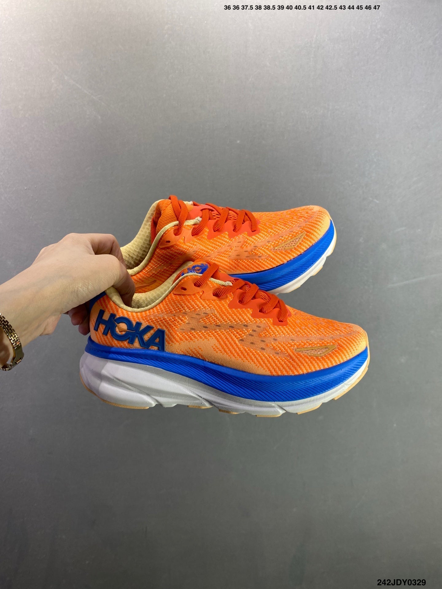 HOKA M CLIFTON 9