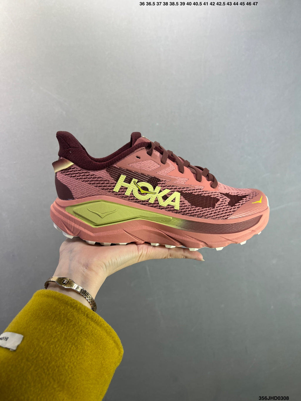 HOKA W CHALLENGER 8