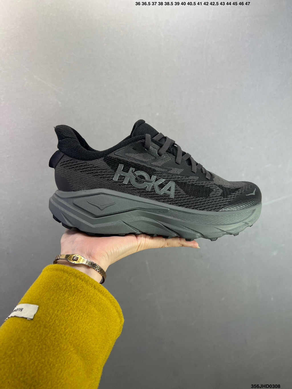 HOKA W CHALLENGER 8