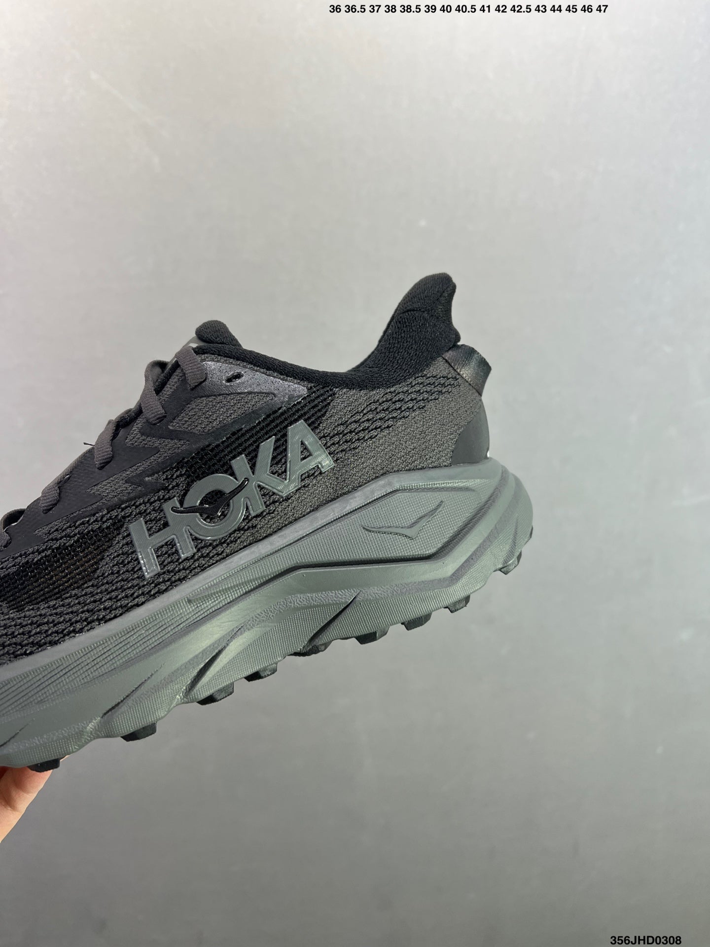 HOKA W CHALLENGER 8