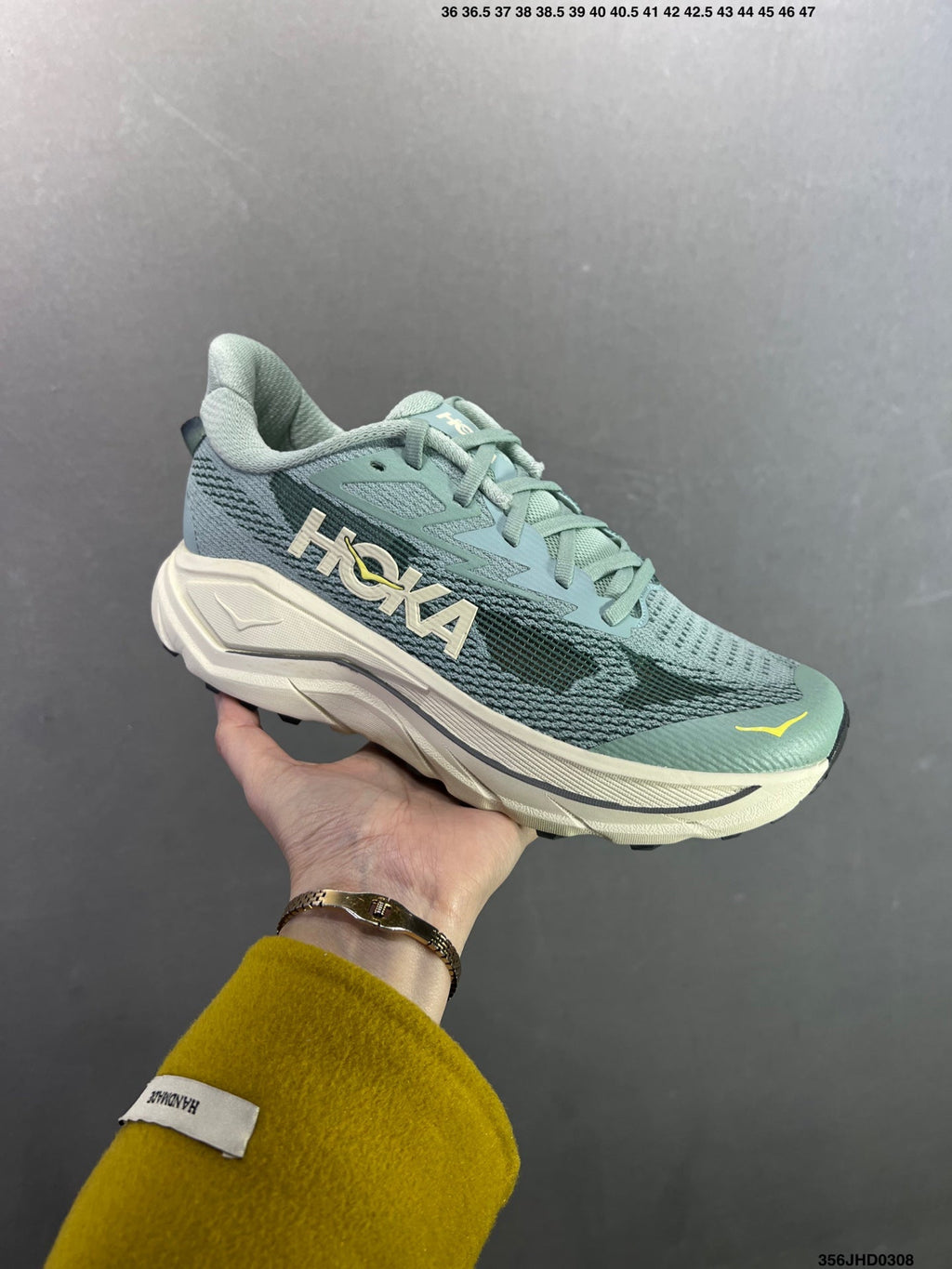 HOKA W CHALLENGER 8