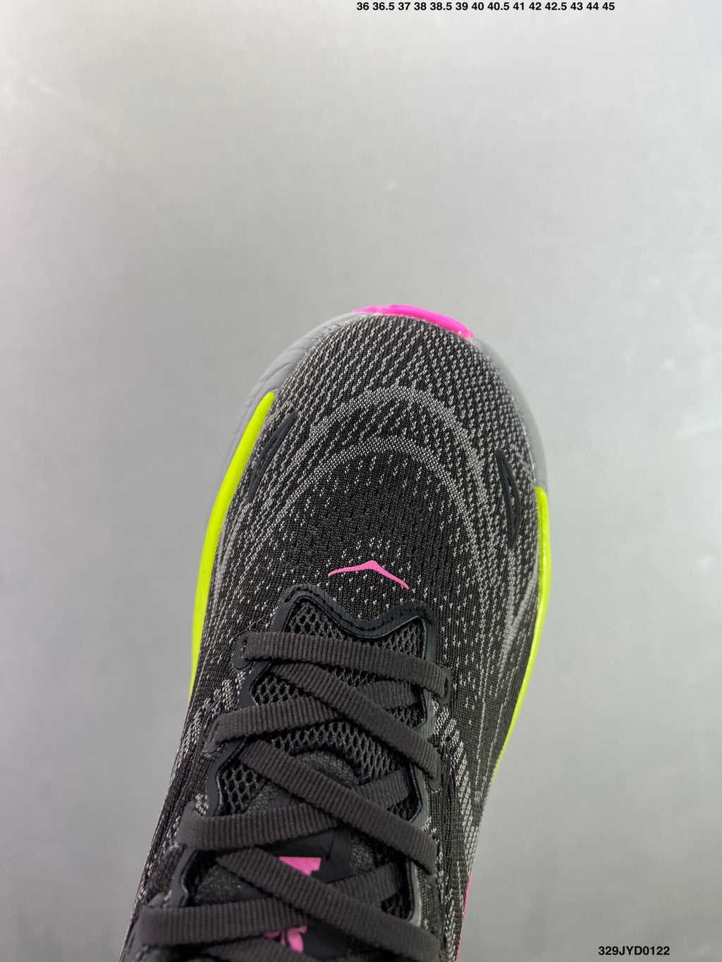 HOKA ONE ONE M ARAHI 8