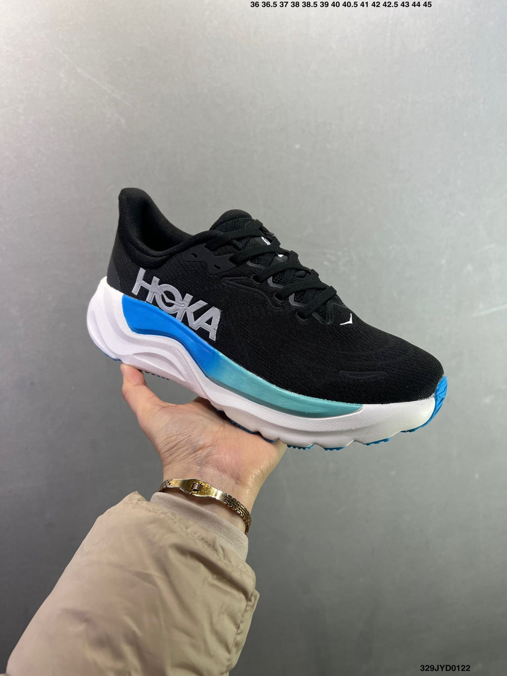 HOKA ONE ONE M ARAHI 8