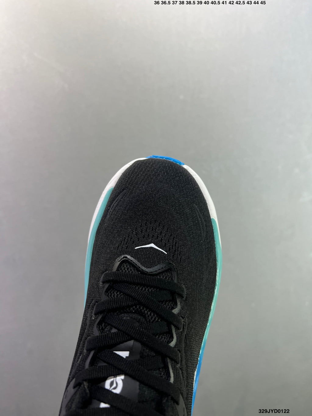 HOKA ONE ONE M ARAHI 8