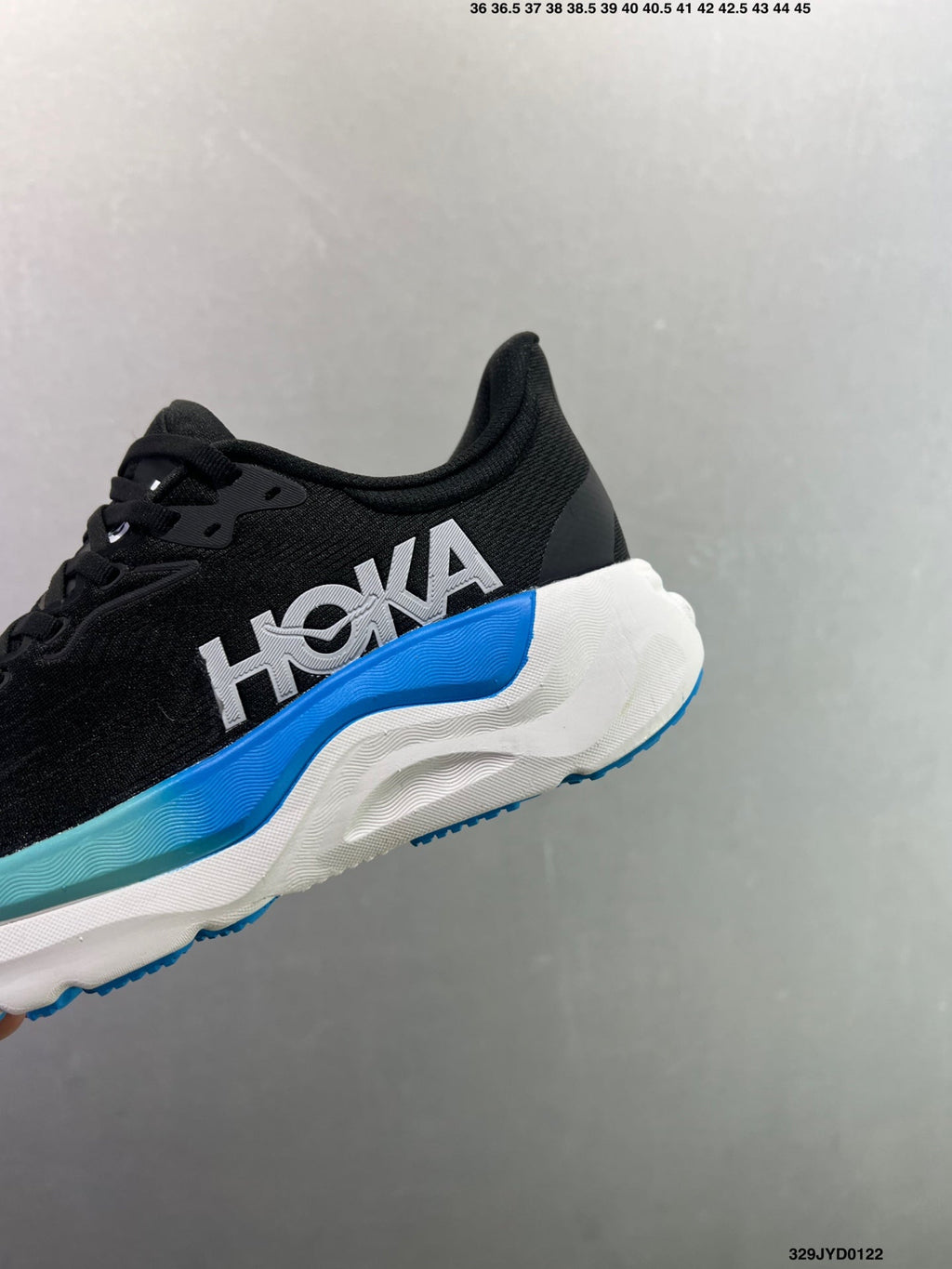 HOKA ONE ONE M ARAHI 8