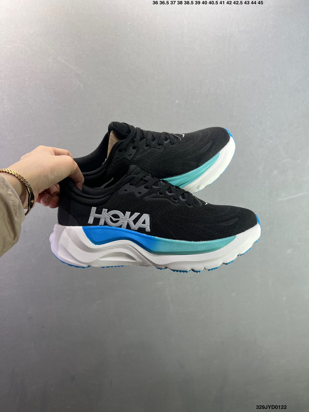HOKA ONE ONE M ARAHI 8