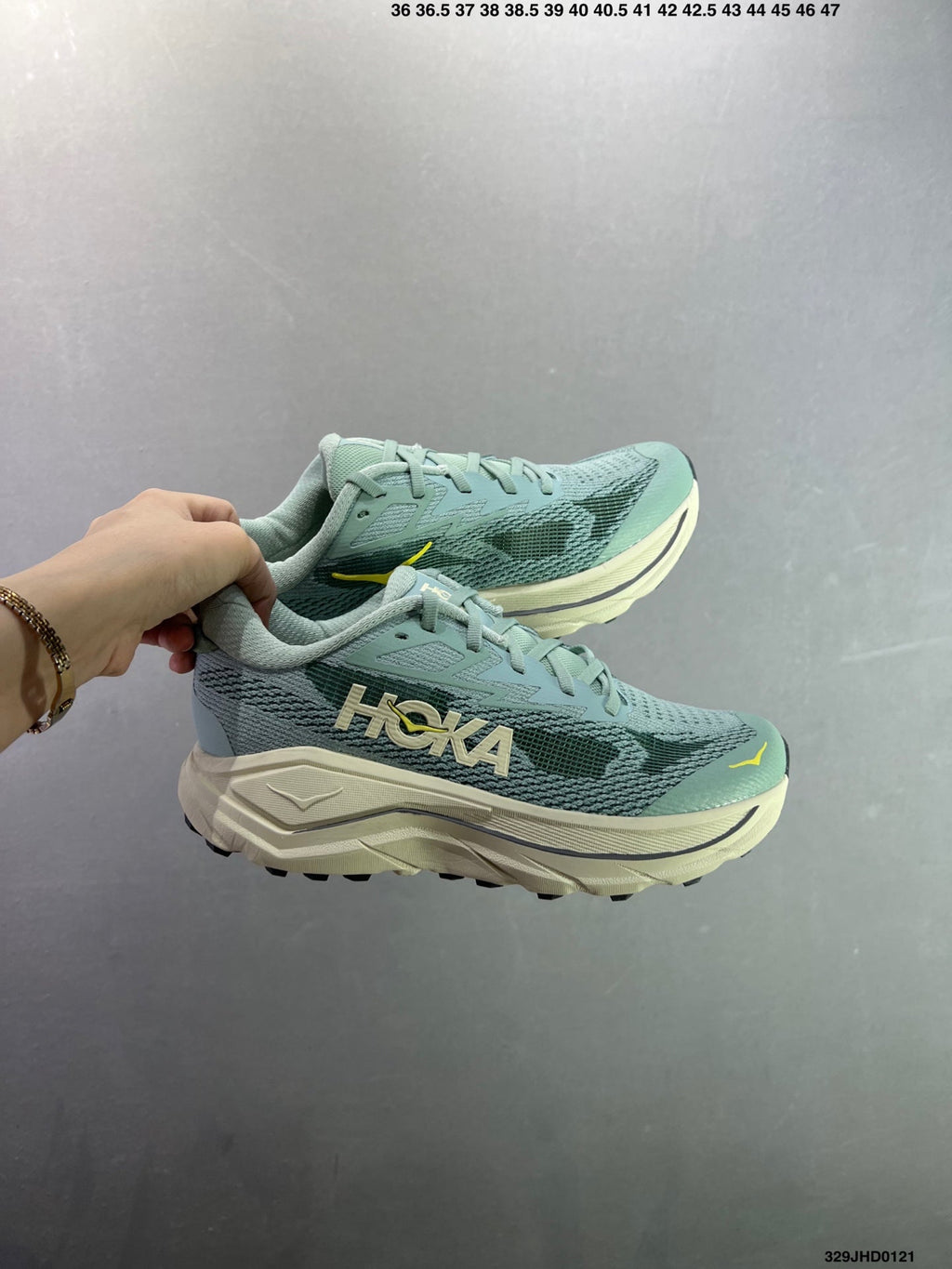 HOKA CHALLENGER 8