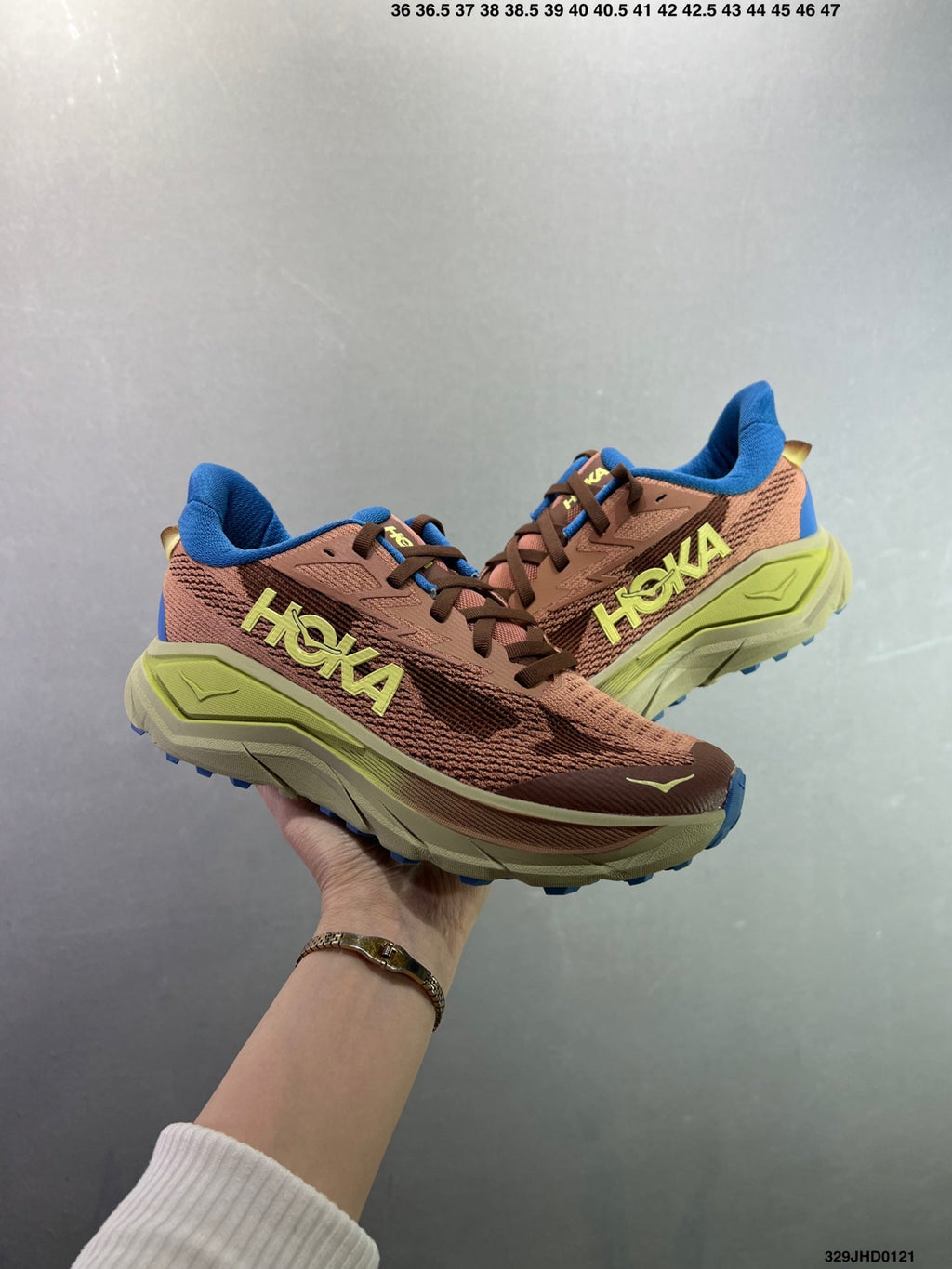 HOKA CHALLENGER 8