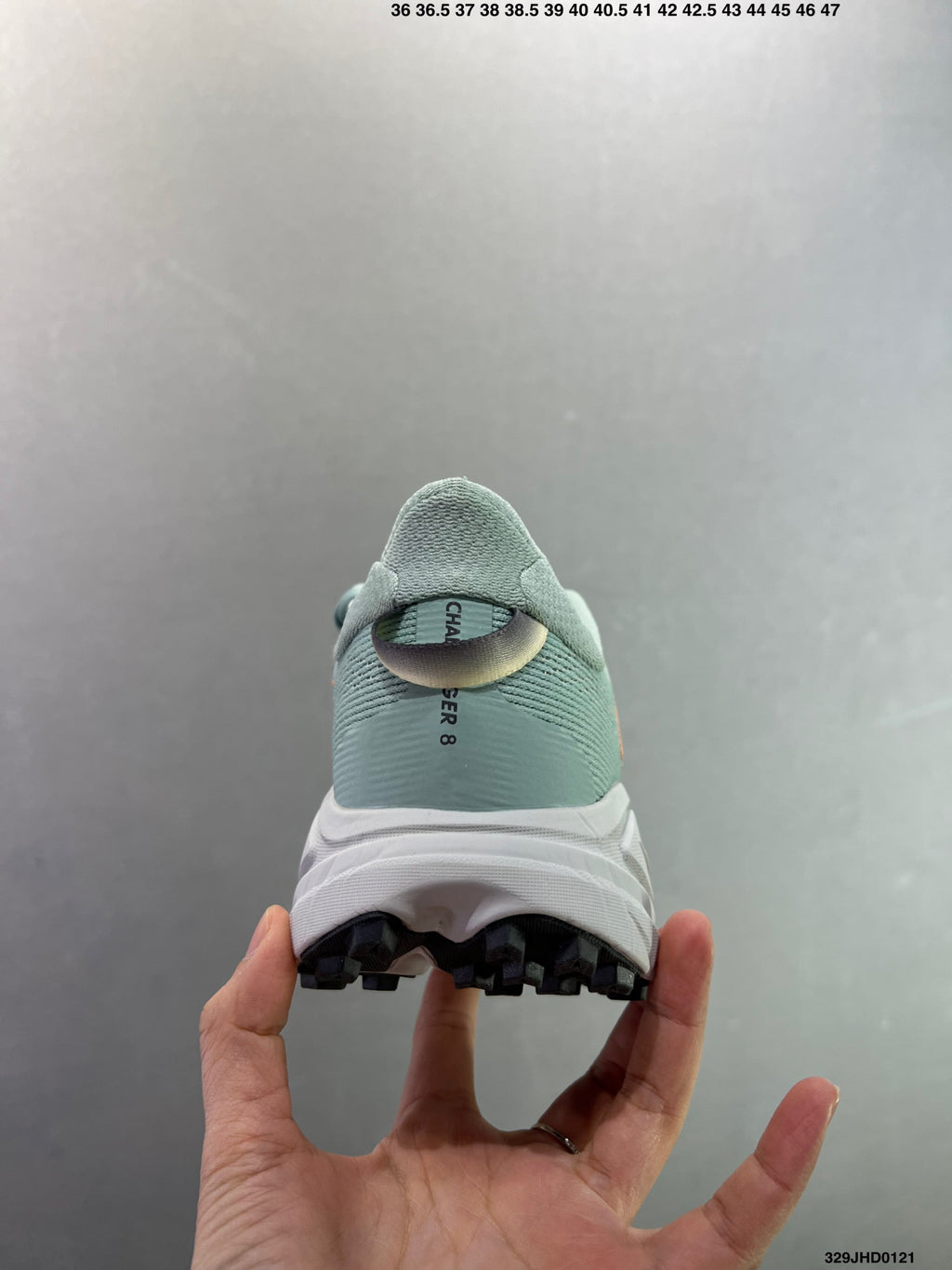 HOKA CHALLENGER 8